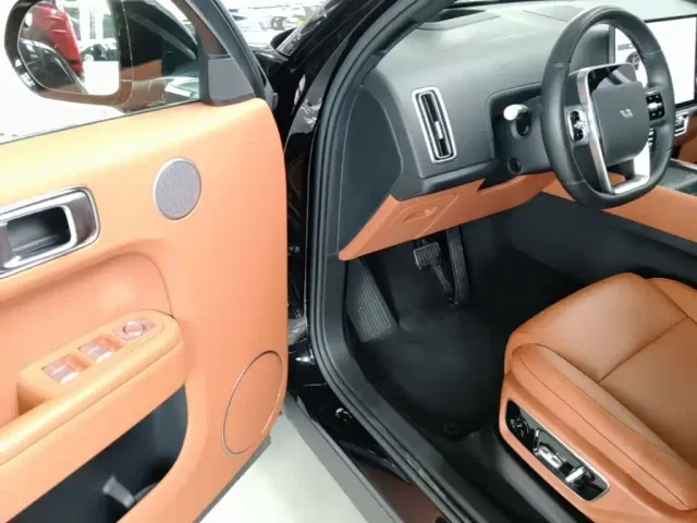 Li Auto L7 — Фото автомобиля 15