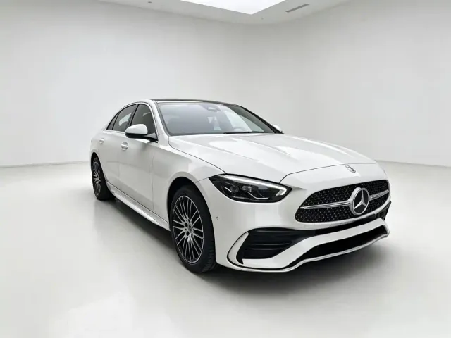 Mercedes-Benz C-Class — Фото автомобиля 3