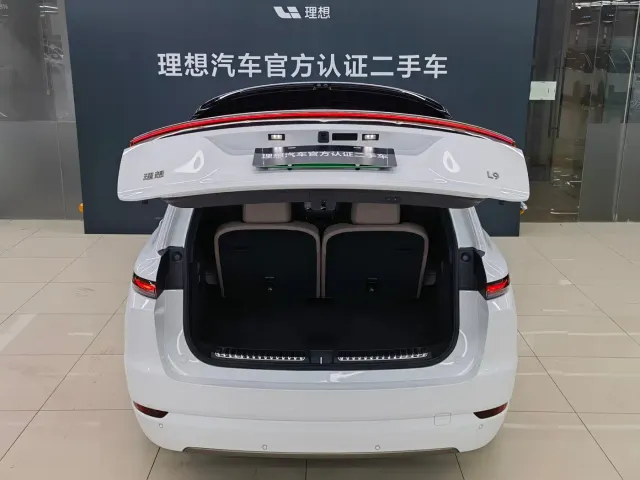 Li Auto L9 — Фото автомобиля 20