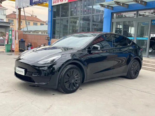 Фотография автомобиля — Tesla Model Y