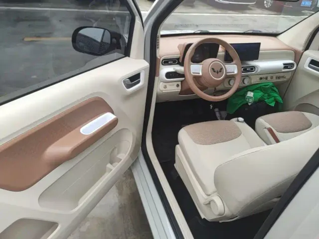 Wuling Hongguang Mini EV — Фото автомобиля 15