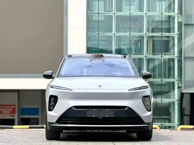 NIO NIO ES8 2023 100kWh — Фото автомобиля 2