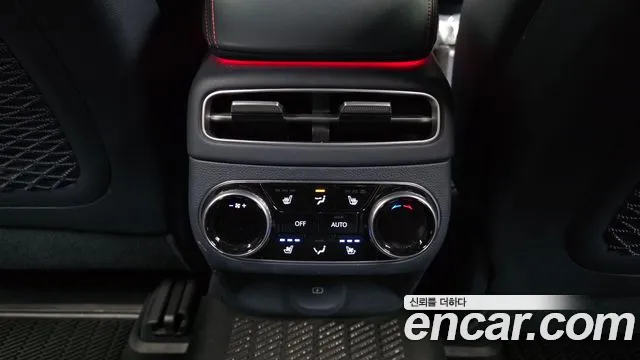 Genesis GV70 — Фото автомобиля 16