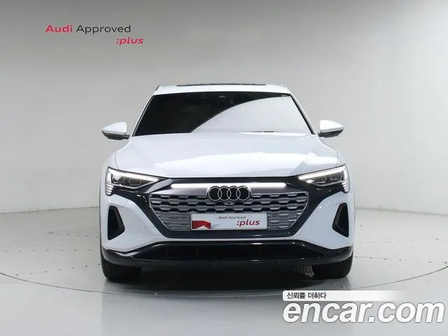 Фотография автомобиля — Audi Q8 e-tron