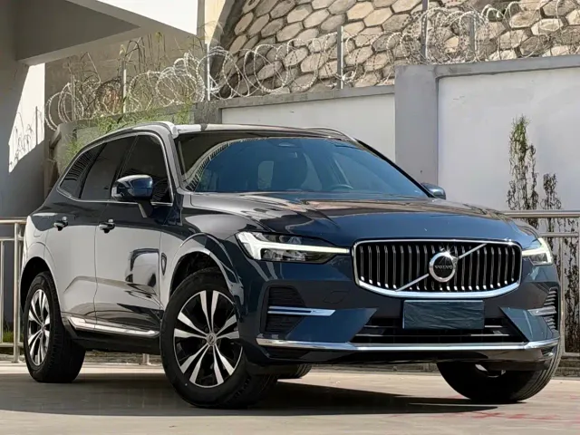 Volvo XC60 — Фото автомобиля 3