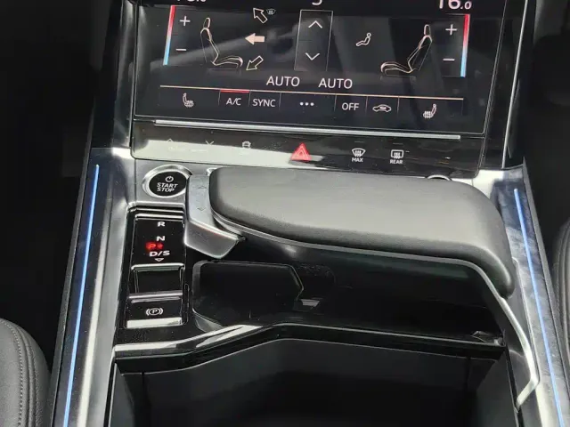 Audi e-tron — Фото автомобиля 13