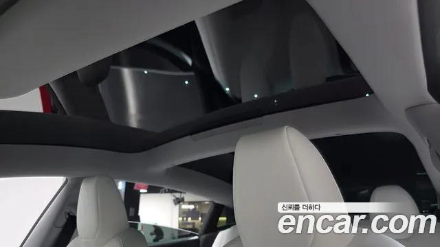 Tesla Model 3 — Фото автомобиля 25