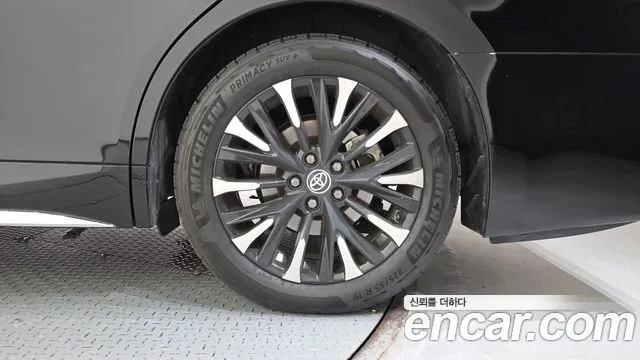 Toyota Alphard — Фото автомобиля 21