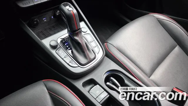 Hyundai Kona — Фото автомобиля 12
