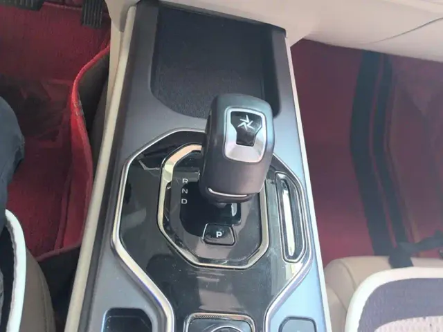Geely ICON — Фото автомобиля 16