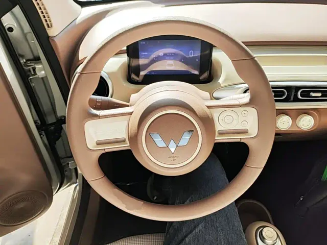 Wuling Hongguang Mini EV — Фото автомобиля 10