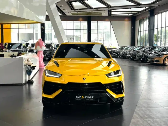 Lamborghini Urus — Фото автомобиля 6
