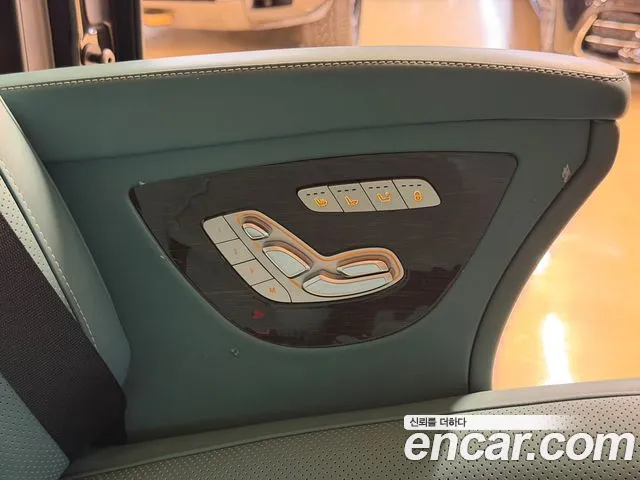 Mercedes-Benz V-Class — Фото автомобиля 16