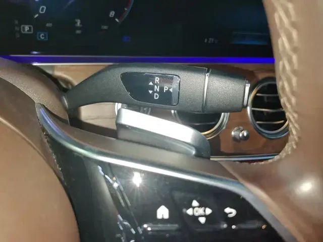 Mercedes-Benz E-Class — Фото автомобиля 16