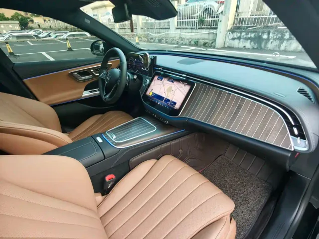Mercedes-Benz E-Class — Фото автомобиля 17