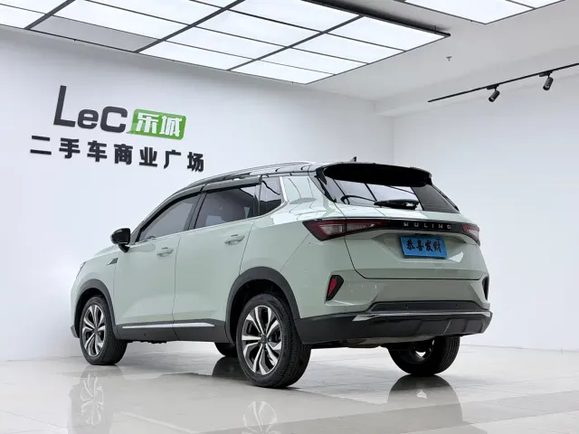 Wuling Asta — Фото автомобиля 11