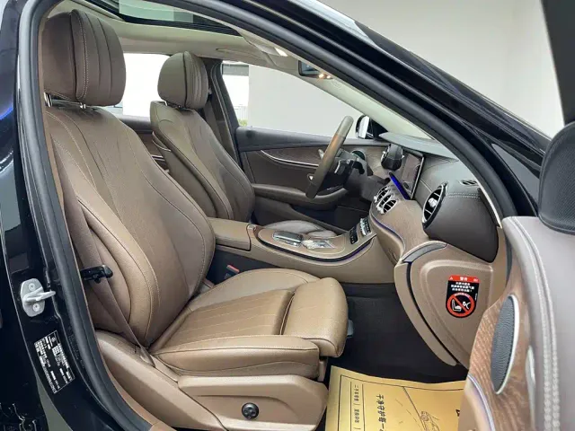 Mercedes-Benz E-Class — Фото автомобиля 16