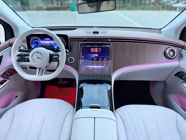 Mercedes-Benz EQE SUV — Фото автомобиля 5