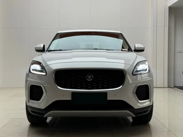 Jaguar E-PACE — Фото автомобиля 2