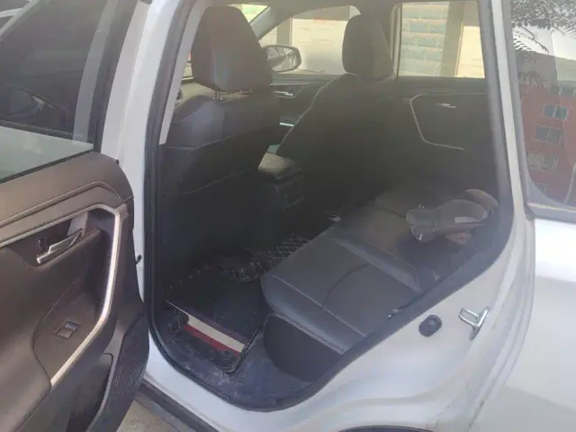 Toyota RAV4 — Фото автомобиля 11