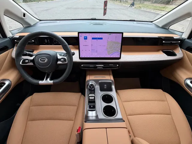 GAC Trumpchi E8 — Фото автомобиля 9