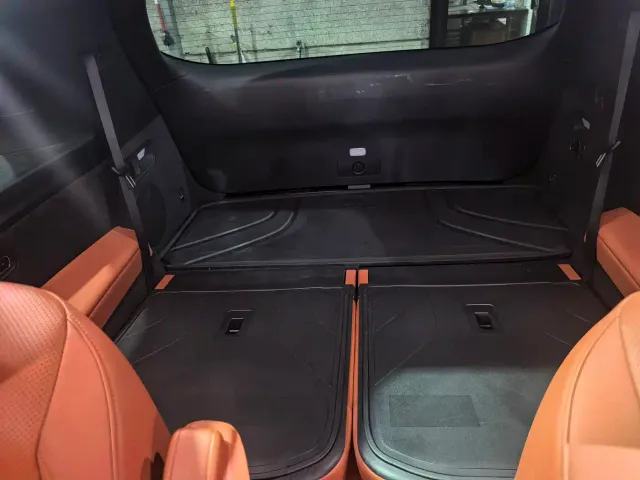 Li Auto L8 — Фото автомобиля 12