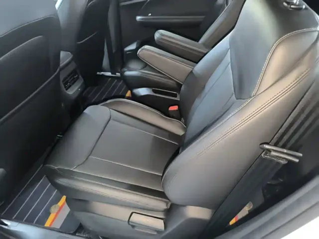 Wuling Jiachen — Фото автомобиля 16