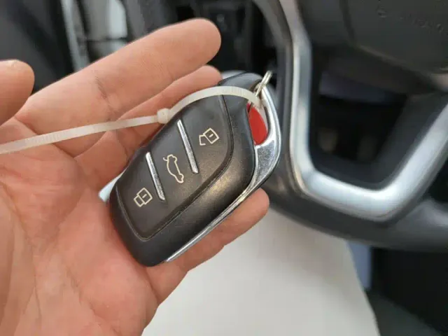 Roewe i5 — Фото автомобиля 8