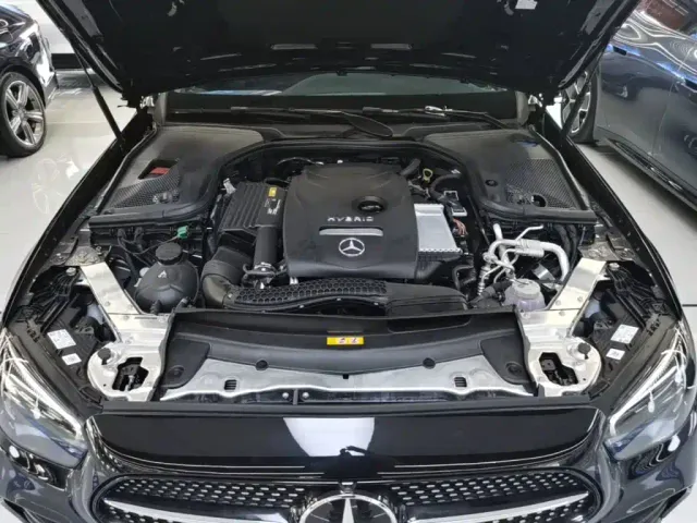 Mercedes-Benz E-Class — Фото автомобиля 19