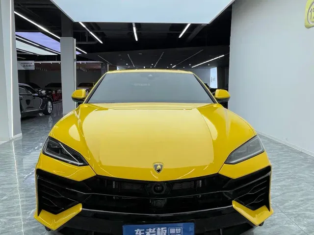 Lamborghini Urus — Фото автомобиля 2