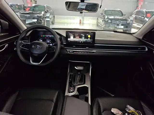 Geely Emgrand — Фото автомобиля 9