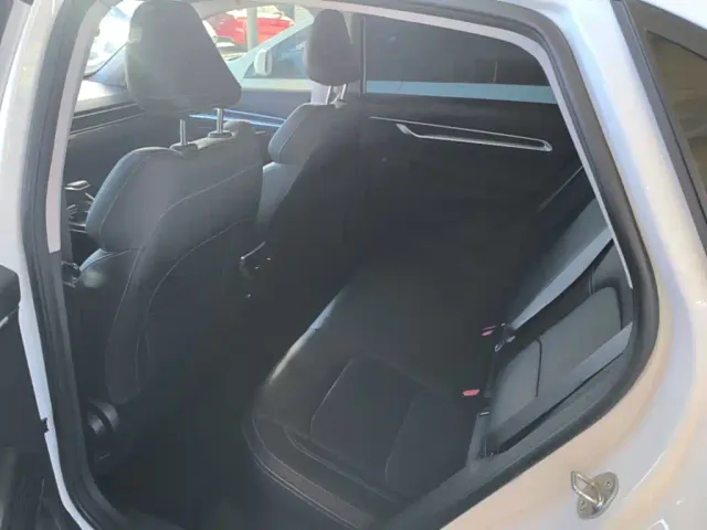 Geely Emgrand — Фото автомобиля 16