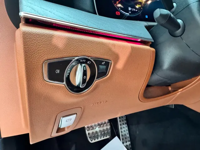 Mercedes-Benz CLS-Class — Фото автомобиля 15