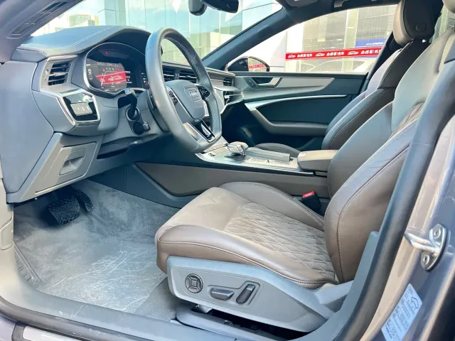 Audi A7L — Фото автомобиля 8