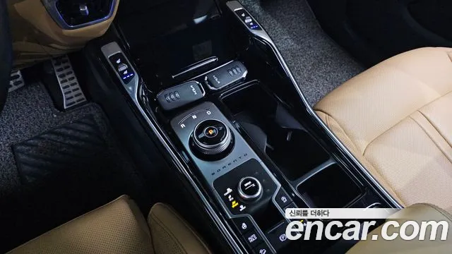 Kia Sorento Sorento 4-е поколение Бензин 2.5T 4WD — Фото автомобиля 8