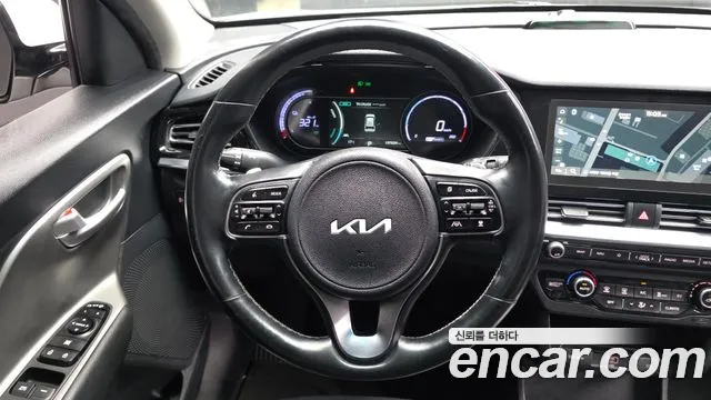 Kia Niro — Фото автомобиля 13