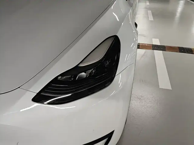 Tesla Model Y — Фото автомобиля 23
