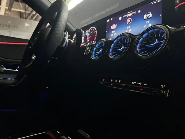 Mercedes-Benz Mercedes-Benz A-Class 2025 Facelift A 200 L Fashion Edition — Фото автомобиля 14