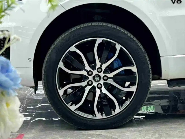 Land Rover Range Rover Sport — Фото автомобиля 4
