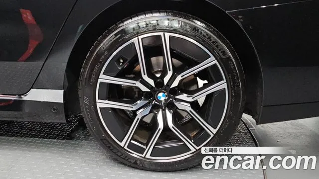 BMW 7-Series 7 серия (G70) 740i sDrive M Sport — Фото автомобиля 19