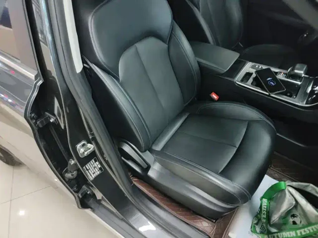 Roewe RX5 — Фото автомобиля 24