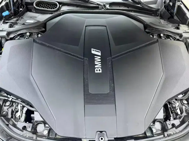 BMW i7 — Фото автомобиля 17