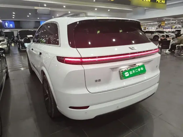 Li Auto L7 — Фото автомобиля 4