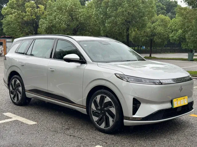 Dongfeng eπ 008 — Фото автомобиля 5
