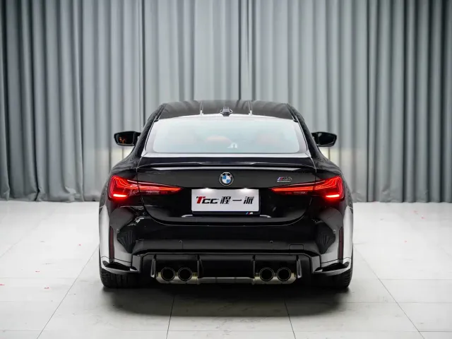 BMW M4 — Фото автомобиля 15