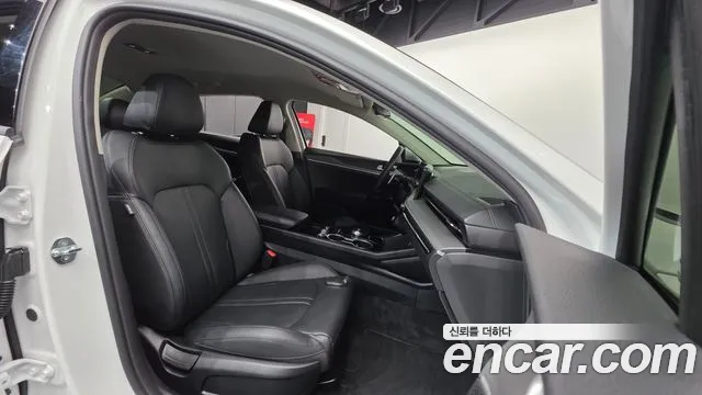 Kia K5 Новый K5 3 поколение 2.0 LPi(Для проката) — Фото автомобиля 8