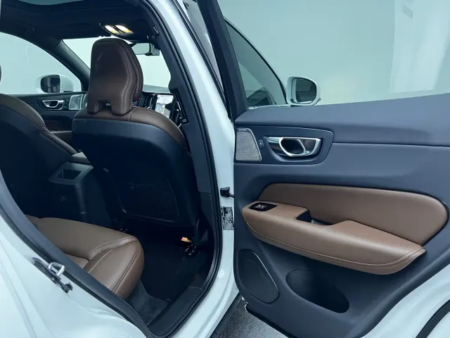 Volvo XC60 — Фото автомобиля 21