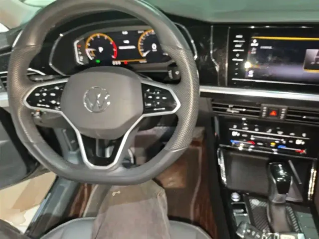 Volkswagen Passat — Фото автомобиля 9