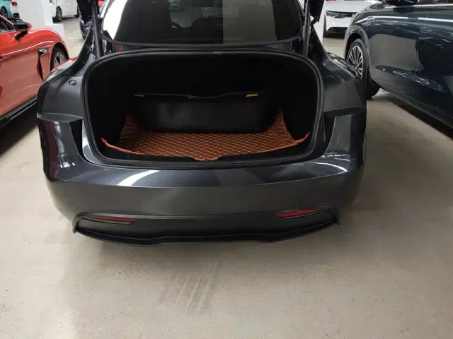 Tesla Model 3 — Фото автомобиля 4