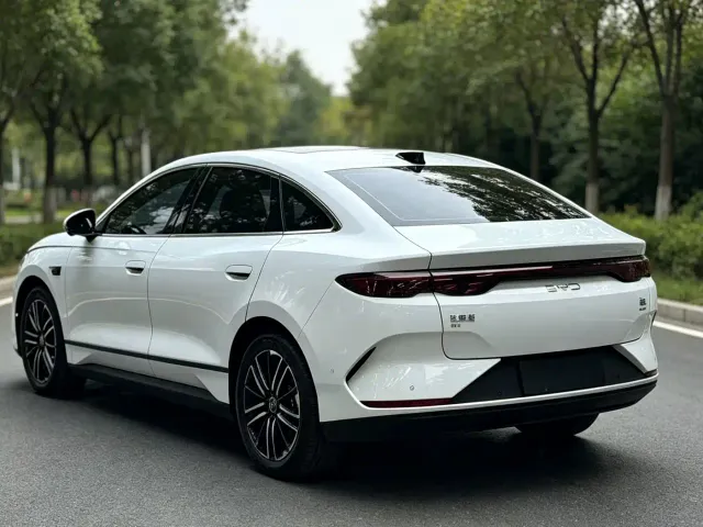 BYD Qin L — Фото автомобиля 6
